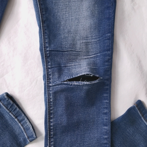 NWT High rise super skinny ripped dark wash jeanse - Picture 3 of 12